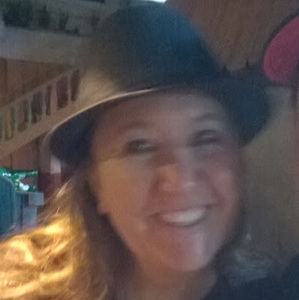 Meet your Posher, Lorena